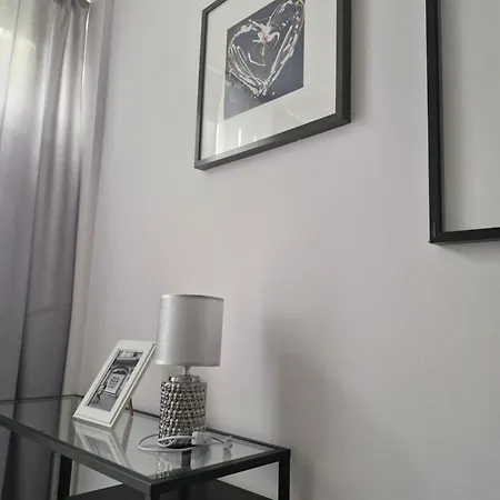 White Grzybowska Apartmán